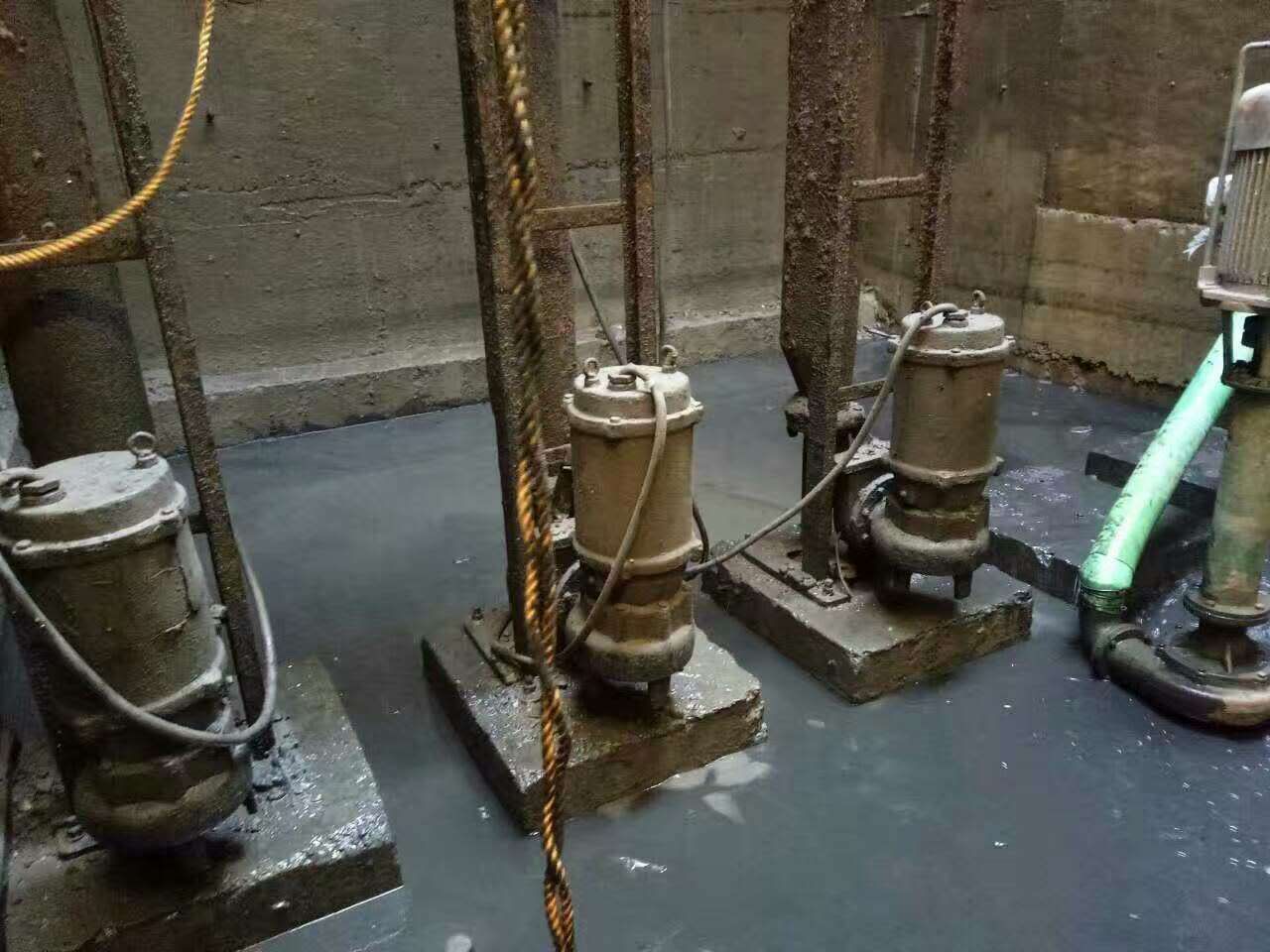 扎兰屯污水池清理